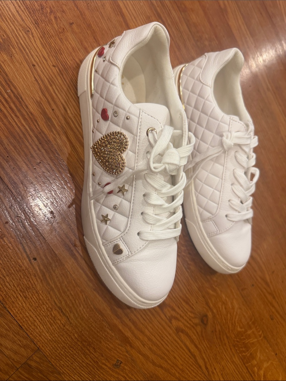 size 8.5 Aldo White Quilted Sneakers with Gold women’s use good condition no box
